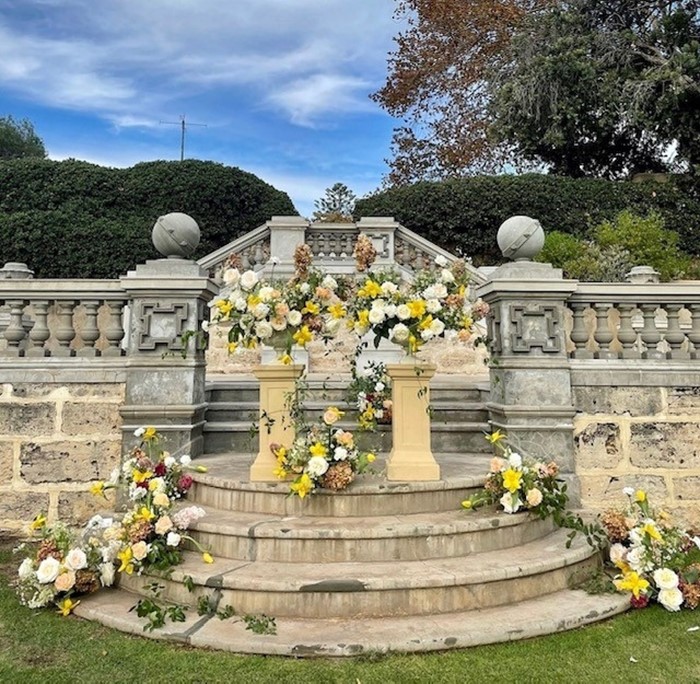 Image Gallery - Main Lawn - Staircase